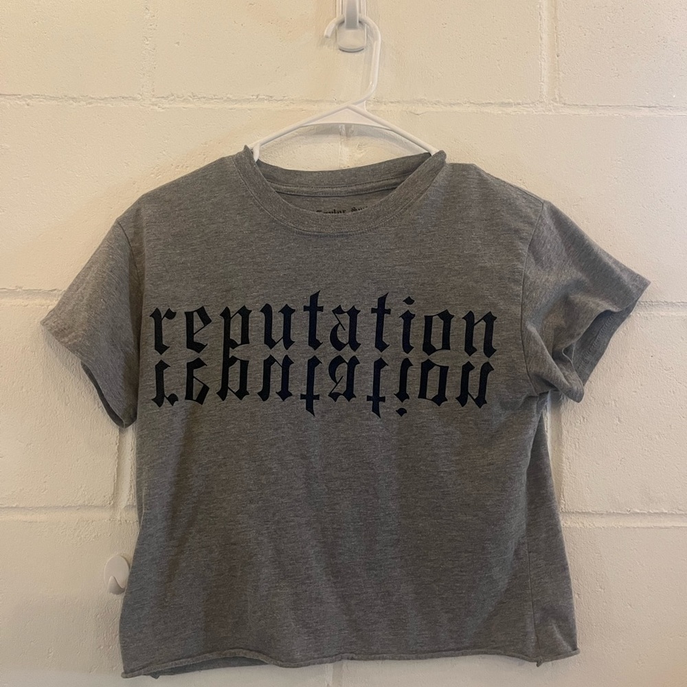 Small Taylor Swift Reputation Tour Merch